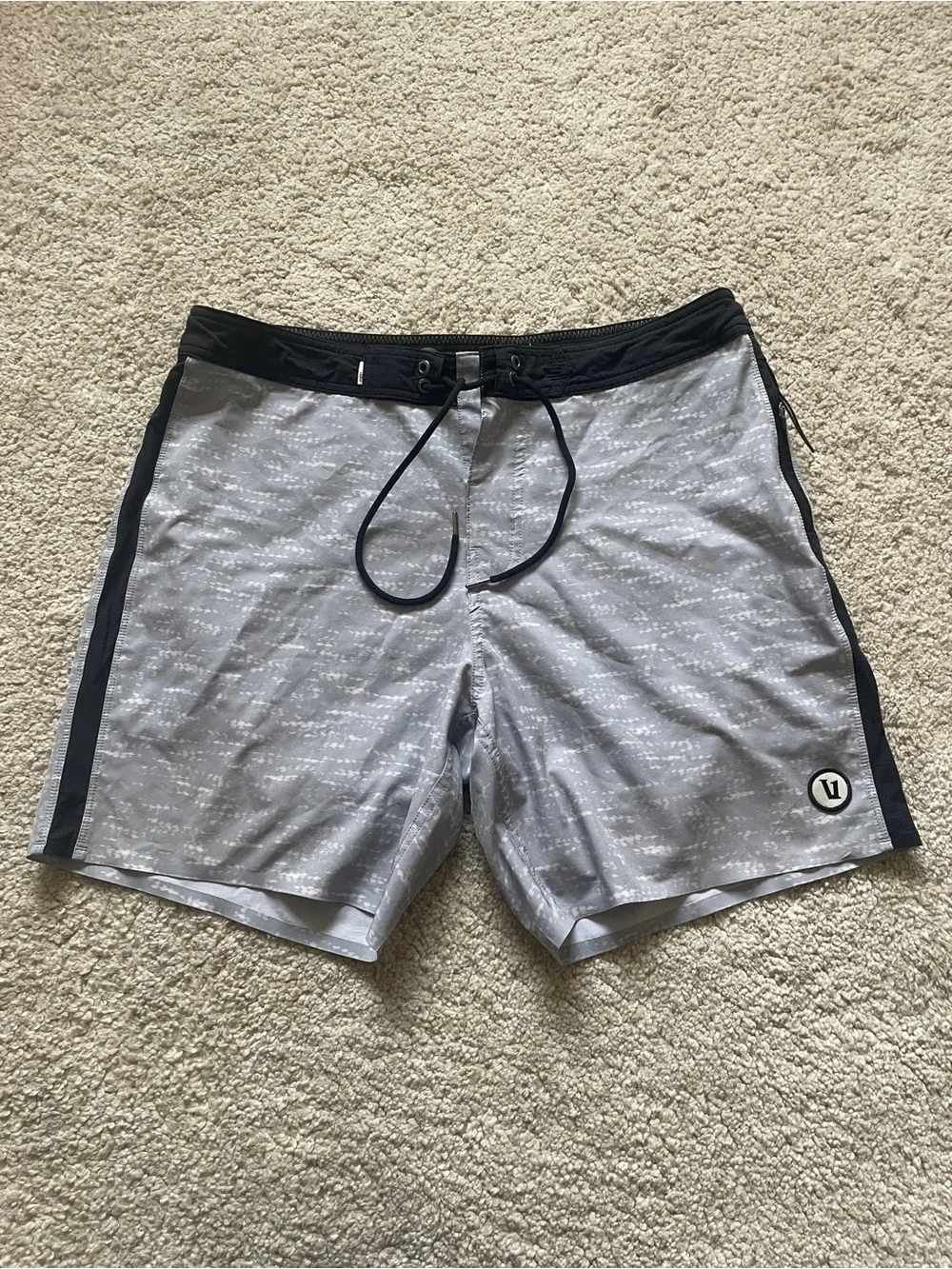 Vuori Peak Board Shorts Eucalyptus Belize size S